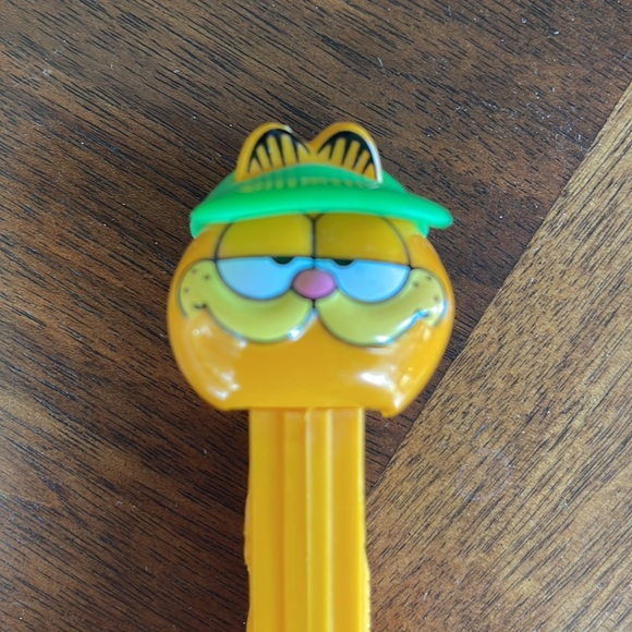 GARFIELD LOVERS VINTAGE 1978 GARFIELD PENCILS AND BONUS GARFIELD PEZ DISPENSER!! - Picture 6 of 6